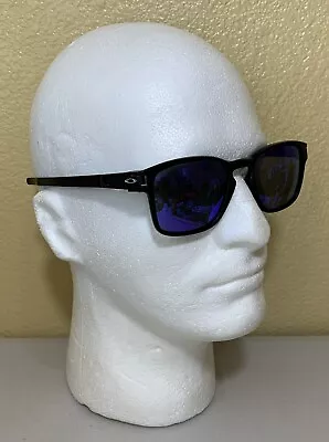 Oakley Latch SQ OO9353-04 Matte Black/Violet Iridium Polarized Lenses • $49.95