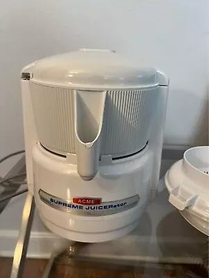 Vintage ACME Supreme Juicerator Model Vegetable Juicer 11JE20 • $80