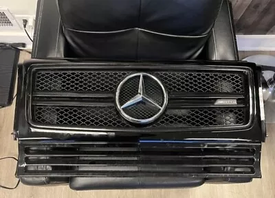 2013 - 2017 Mercedes G Wagon OEM Grille • $288