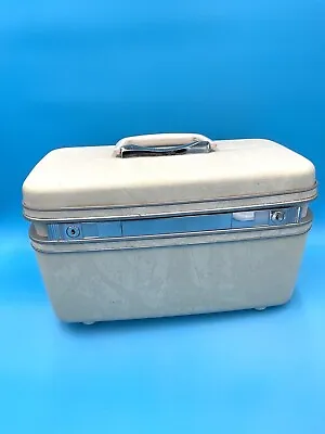 Vintage Samsonite White Train Case SILHOUETTE Cosmetic Suitcase W Tray • $34.99