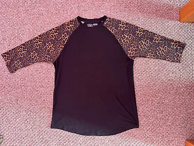 £10 • Buy Vans Raglan Leopard Print T-shirt Size L