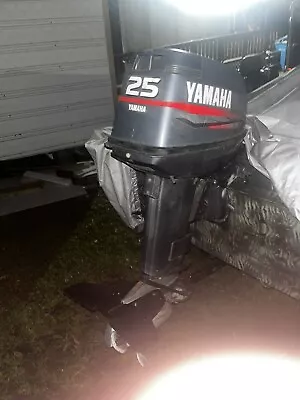 98 Yamaha 25 Hp 2 Stroke Outboard Boat Motor. • $1900