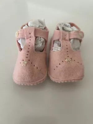 Vintage Pink Felt Baby Shoes • $9.99