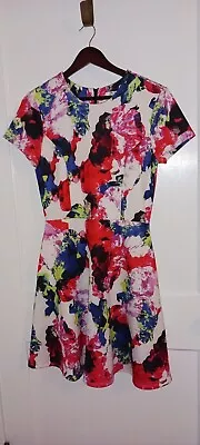 Milly Design Nation Fit & Flare Dress Women's Size 8 Scuba Floral Pockets   • $30