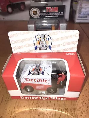 Detroit Red Wings NHL Mini Zamboni 1998 STANLEY CUP CHAMPS 1/50 White Rose • $15