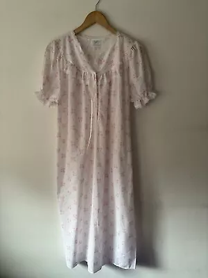 Caressa Vintage White With Pink Bows Nightie Robe Size WX Made In Great Britain • $21.14