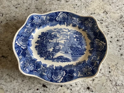 £15 • Buy Wedgwood Queens Ware ‘Pembroke Castle’