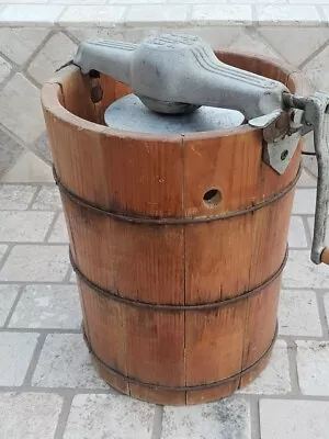 Vintage Wooden Wood White Mountain Freezer Manual Crank Ice Cream Maker 4-64 WM1 • $49.99