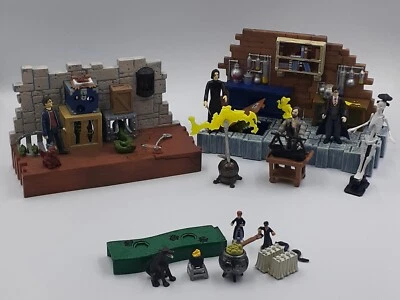 $24.99 • Buy Harry Potter Playsets  Lot Of 2:Potions Class & World Of Magical Creatures