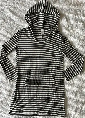 Merona Womens Medium Cover Up Beach Hoodie Sweatshirt Striped Gray White EUC • $26.99