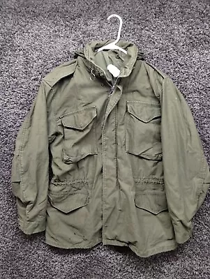 US Army M65 Field Jacket Coat Green Medium Military  Hooded Cold Weather Liner • $74.97