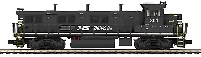 Mth 20-21663-1   Norfolk South. Genset Diesel 3gs21b    List $559.95 Lot #50003 • $492