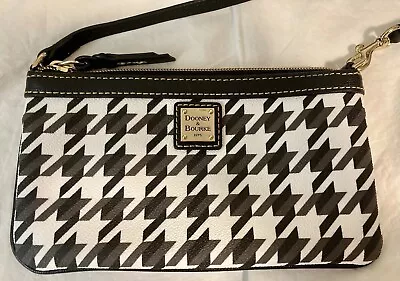 Dooney Bourke Black & White Coated Houndstooth Large Zip Pouch Wristlet Wallet • $47.20