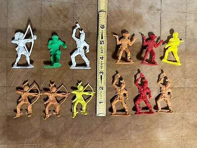 Vintage Cowboys And Indians Toy Soldiers - 12 Pieces Of Plastic Figures • $3