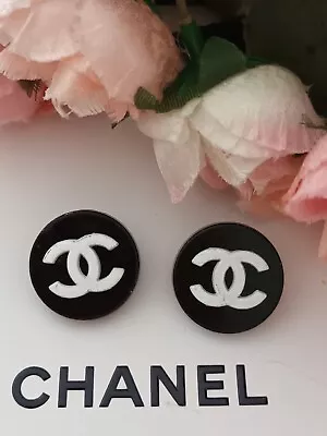 CHANEL Vintage Button Parts Black And White 21 Mm Button Parts  • £48