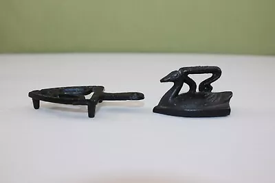 Collectible Reproduction Miniature Cast Iron Swan Sad Iron & Trivet • $8.99