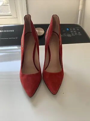 Women’s Enzo Angiolini Dark Red Suede Pumps With Back Zipper Detail Sz 7 • $19.60