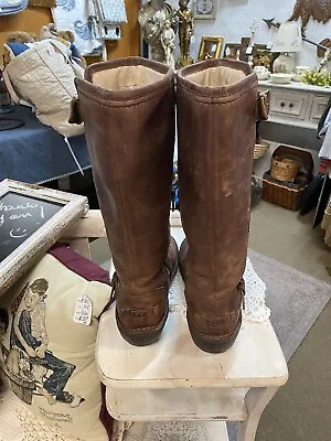 Woman Brown Leather Ugg Size 7 • $129
