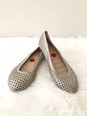 Me Too Naomi Women's Metallic Gold Flats Shoes Size 10 • $19