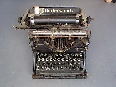 Underwood Typewriter Vintage In Need Of Restoration And A Loving Home USA • £19.99