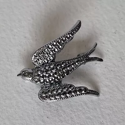 Vintage Bird Brooch Tiny Swallow Charles Horner Staybrite Silver Tone Jewelry • £8.90
