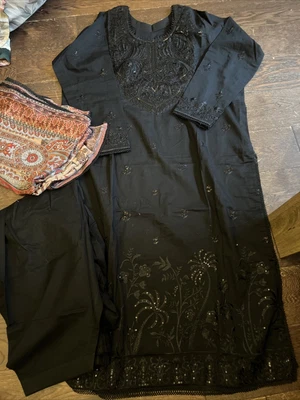 £38 • Buy Asim Jofa Size Large Brand New