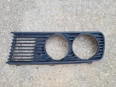 BMW E28 82-88 528e 533i 535i Right Headlight Grille Trim OEM 51131874650 • $30