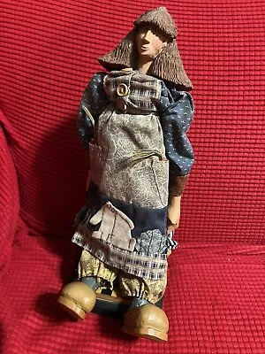 Williraye Studio WW4111 Folk Art Statue 12in Tall • $45