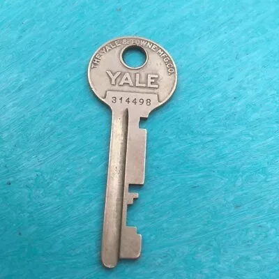 Vintage  Yale  Key The Yale & Towne Mfg Co 314498 • $5