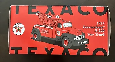 First Gear Texaco Star 1957 International R-200 Tow Truck Wrecker 18-2160 • $30