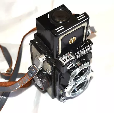 Yashica 44 LM TLR Camera In Grey 127 Film Format With 60mm Lenses & Grey Case • £95