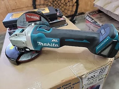 Makita XAG25 X-Lock 18V 125mm Angle Grinder • $100