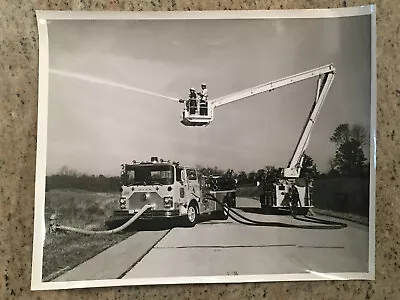 Blue Ash OH 1972 Mack CF Pumper Stainless Body 8x10 Fire Apparatus Photo A20 • $10