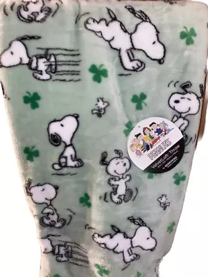 St Patrick's Day Snoopy Enjoying Life~Shamrocks~Berkshire Peanuts Throw ☘️☘️☘️ • $37