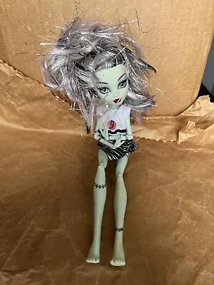 Monster High Doll Figure !!!  • $15.20