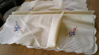 Vintage Hand Embroidered Cotton Tablecloth • $14.93