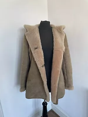 VINTAGE WOMENS BARKERS TAN REAL GENUINE SHEEPSKIN COAT HOODED 60s 70s 10 12 38 • £40