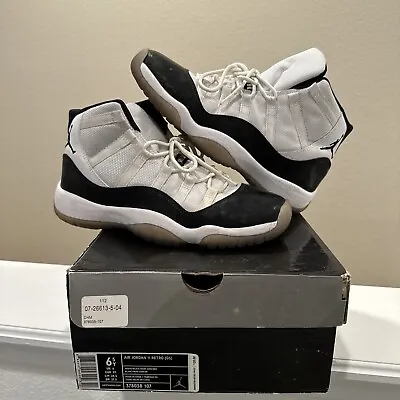 Size 6.5 - Jordan 11 Retro Concord 2011 • $40