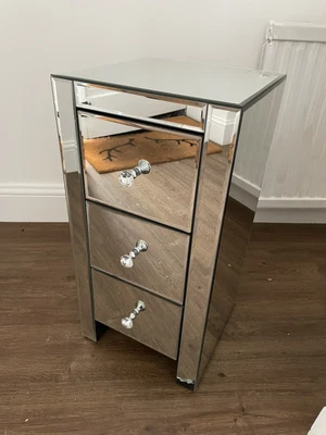 £30 • Buy Venetian Mirrored 3 Drawer Slim Narrow Bedside - See Pictures