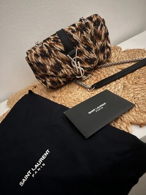 $700 • Buy YSL Saint Laurent Brown Crossbody Bag Bo Mng Baby Chai Bag 2016