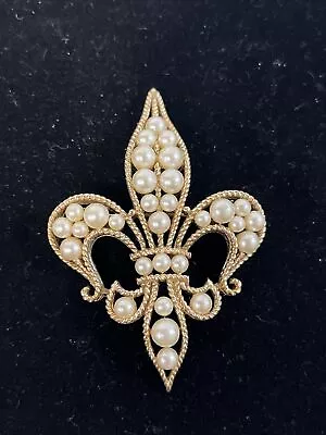 Vintage Crown Trifari Simulated Pearl Fleur De Lis Pin Brooch Signed • $89.47