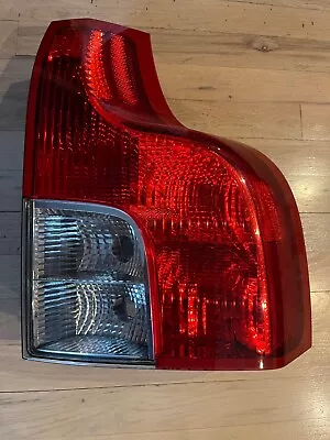 Genuine Volvo Xc90 Tail Light Lamp Lower Right Passenger R OEM 07-12 • $157