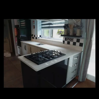 Quartz Worktops Fully Fitted Measured And Cut To Size On The Day Of Install. • £1.10