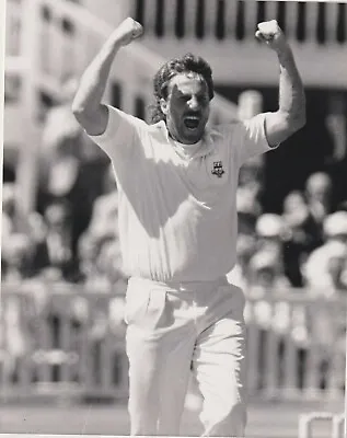 10 X 8 PRESS PICTURE- IAN BOTHAM Worcestershire Somerset And Durham - 1990 Pic • £4