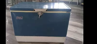Vtg. 1975 Large Snow Lite Blue COLEMAN Metal Cooler • $40.50