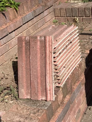 £3 • Buy Redlands Roof Tiles Red Concrete (12 Only)