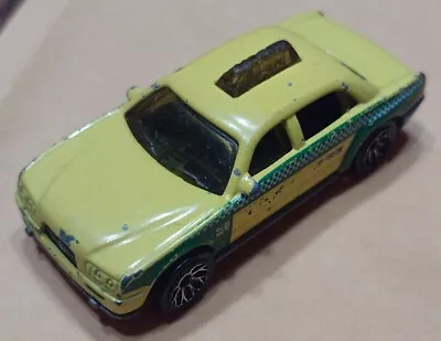 2005 Matchbox  Car Wash Playset Exclusive Taxi Cab Yellow 42374 Tampo Thailand  • $6.99