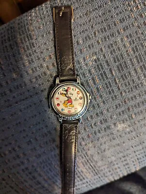 Vintage Lorus Womens Mickey Mouse Disney World Quartz Watch • $7.99