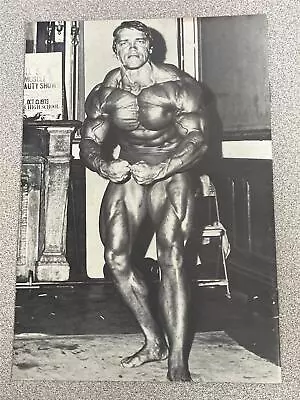 GAIN MUSCULAR WEIGHT AND MASSIVENESS Muscle Booklet ARNOLD SCHWARZENEGGER 1975 • $129.99