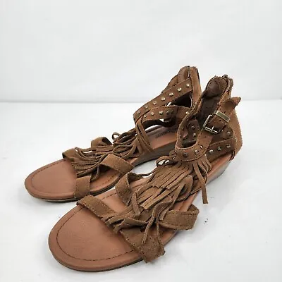 Minnetonka Sandals Womens 7 Fringe Zip Shoes Flats Gladiator Studded Suede • $16.95